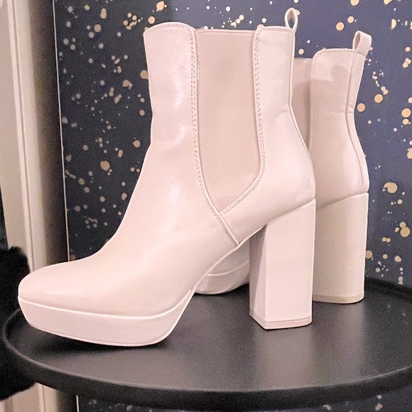 Mia Genesis Off White Platform Ankle Boots - Picture 4 of 15